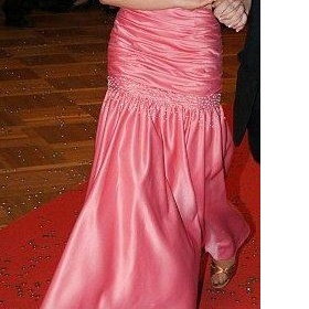 Lososové korzetové plesové šaty z aukra