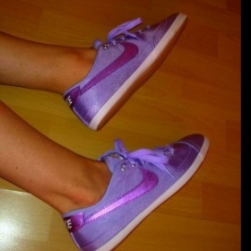 Dámské boty Nike metalické fialové barvy - foto č. 1