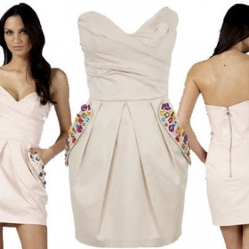 Pouzdrové šaty na velká prsa