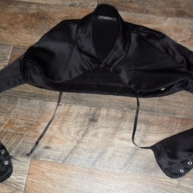 Bolérko čiernej farby