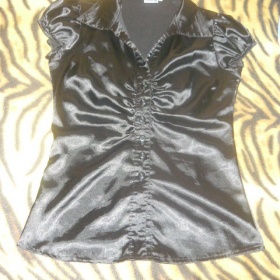 Černá  košile ze saténu do společnosti