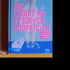 Kniha Jak chodit na vysokých podpatcích