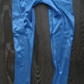 Lesklé modré legíny