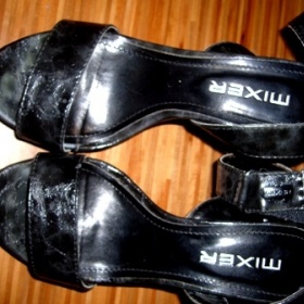 Černé páskové botky Mixer