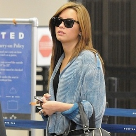 Světlounce modrý svetřík (pléd)