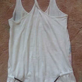 Bílý nátělník s barevným potiskem zn. Bershka - foto č. 1