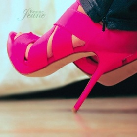 Růžové botky na podpadku