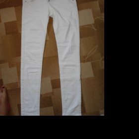 Bílé kalhoty Terranova - foto č. 1