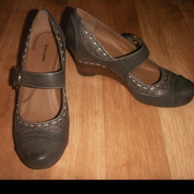 Šedé boty  na klínku Graceland - foto č. 1