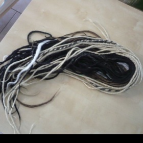 Různo barevné pseudo dredy