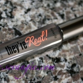 Řasenka Benefit They´re Real