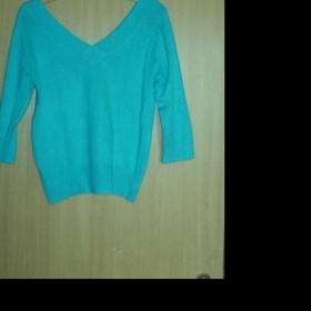 Modrý svetr s 3/4 rukávy