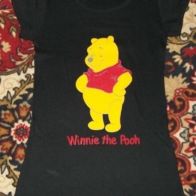 Černé delší tričko s medvídkem Pu krátký rukáv