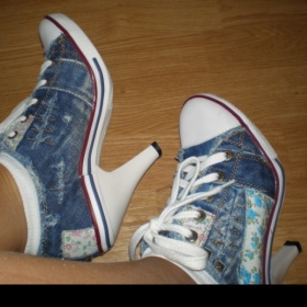 Tenisky na podpatku Deichmann - foto č. 1