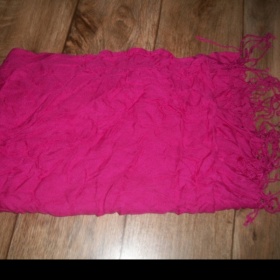 Růžový šátek - foto č. 1