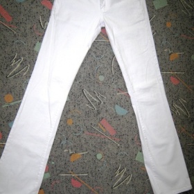 Bílé kalhoty - foto č. 1