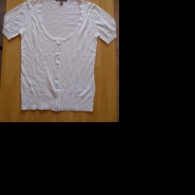 Bílý tenký svetřík na knoflíčky zn. Phillip Russel (Jeans Club)