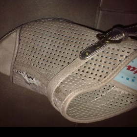 Děrované dřeváky Baťa - reklamace