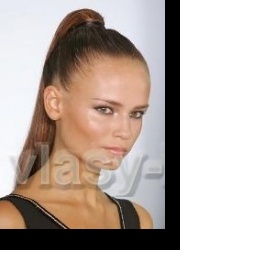 Vysoko vyčesaný culík s natupírovanou ofinou