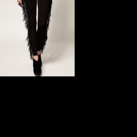 Oblečení s třásněmi