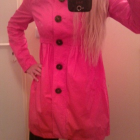 Červený kabát "baloňák" H&M s kapucou