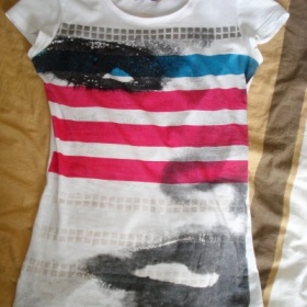 Tričko s barevnými motivy zn. Calliope