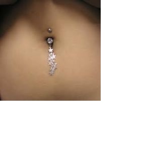 Piercing do pupíku s přívěškem