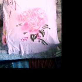 Růžové dámské tričko s růžemi - foto č. 1