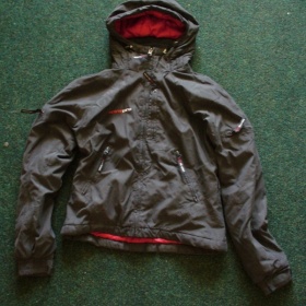 Černá bunda značky Kenvelo