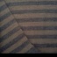 Hezký šedomodrý proužkový svetr s dlouhým rukávem - foto č. 2