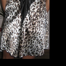 Černohnědé šaty ze saténu s leo vzorem Tally Weijl