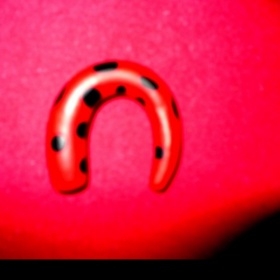 Řůžový roztahovák s černými puntíky