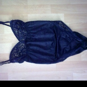 Černé krajkové body na ramínka