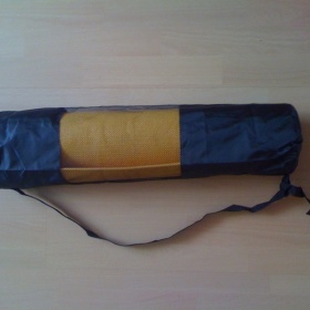 Černá taška na podložku na jógu