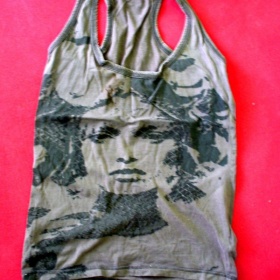 Šedé tílko značky Kenvelo