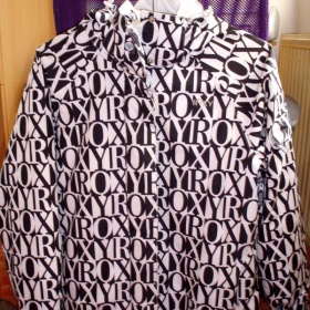 Zimní snowboardová černobílá bunda Roxy