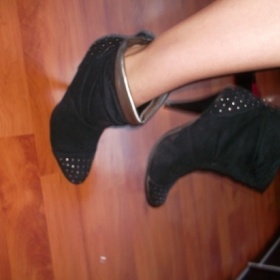 Kotníčkové kozačky