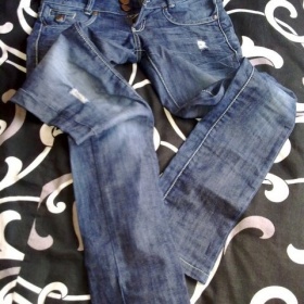 Tmavé kalhoty Bershka