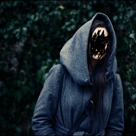 Zimní kabát s kapucí