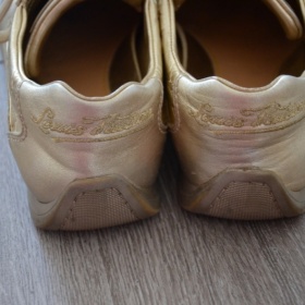 Zlaté tenisky Louis Vuitton - foto č. 1