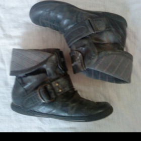 Šedé podzimní boty Mustang