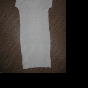 Krémové svetrošaty se stříbrnými nitkami a velkým límcem Terranova