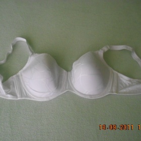 Bílá podprsenka Lemax