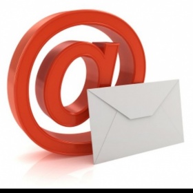 Bílou kožešinkovou kabelku (nošení přes rameno, větší)