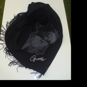 Šál Guess černé barvy