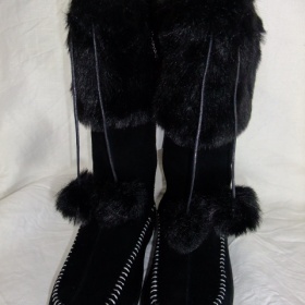 Kožené válenky Piluba černé s bambulkama 39/60