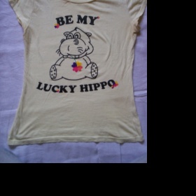 Nažloutlé tričko s hrošíkem - fishbone