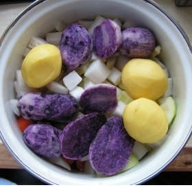 Kupujete fialové brambory? 