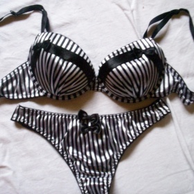 Černo - bílé spodní prádlo - foto č. 1