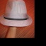 Světle šedý klobouk Amisu - foto č. 3